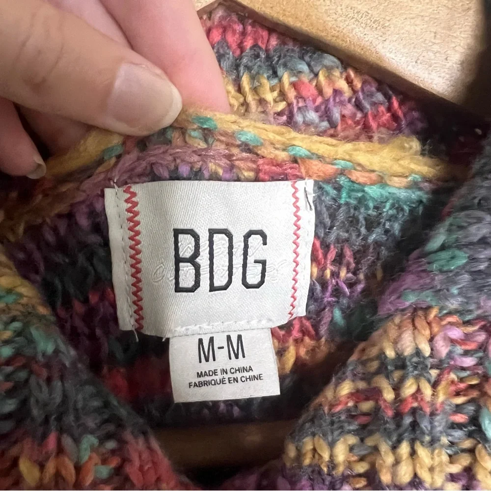 Urban Outfitter’s BDG Multicolor Cropped Button Down Cardigan M Knit Rainbow - Picture 8 of 9